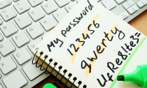 Credenciales débiles a cualquier nivel – Riesgos Una contraseña débil abre las puerta a hackers