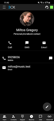 Tarjeta de contacto renovada en la App Android
